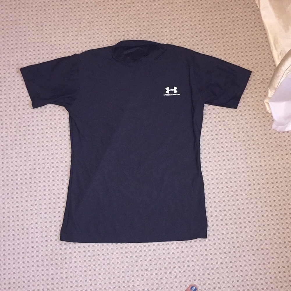 Black under armor t-shirt! Used once!!